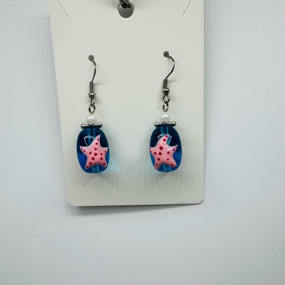 Star Fish design Beaded Earrings - Picture 3 of 3